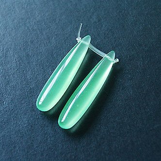 Green glass drops (per pair)