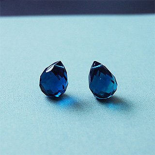 Royal blue facted glass briolette (per piece)
