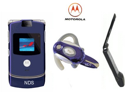 Motorola V3 -Midnight Blue Razr Cell Bluetooth Phone Combo with Car Charger + H700 Blue (Unlocked)