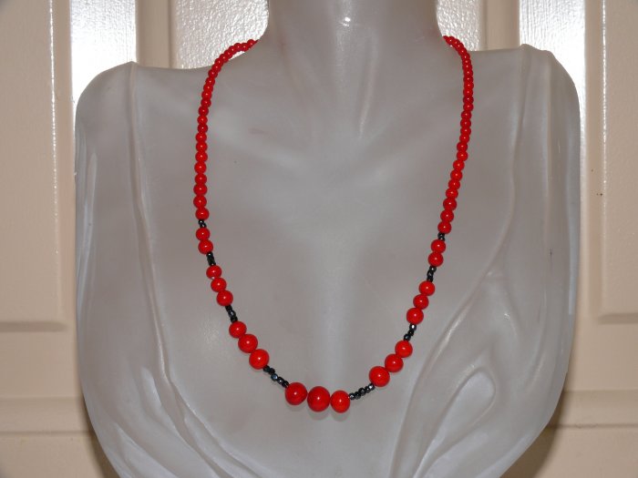 Red And Black Vintage Beaded Necklace