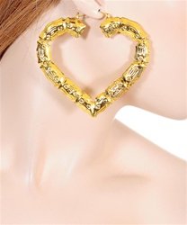 gold heart shaped earrings