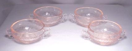 Child's Creme Soups Set of 4 Cameo Pattern in Pink