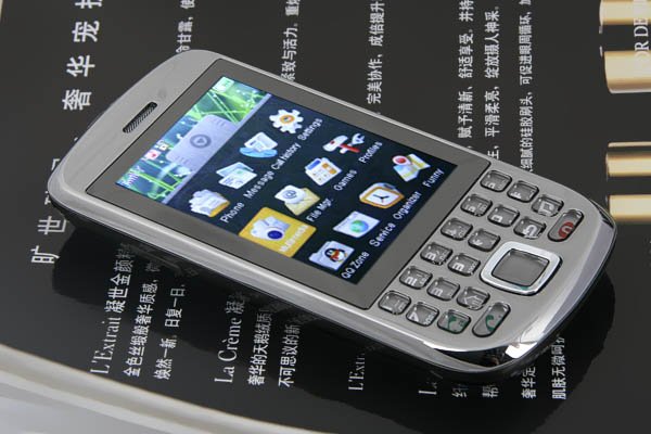 2.7" TFT 4-Band 2-Sim Standby Bluetooth Cellphone 2GB PB86-G666