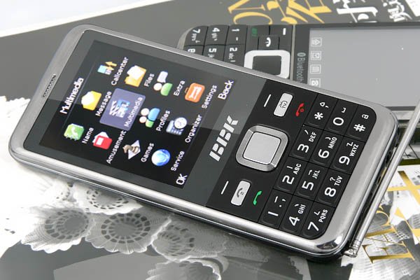 2GB TV Cellphone Touch Screen 4-Band 2-Sim Standby PB-6700