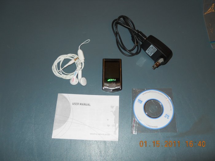 8GB 1.8" screen MP3 MP4 Player FM Radio USB Flash Music Movie - new
