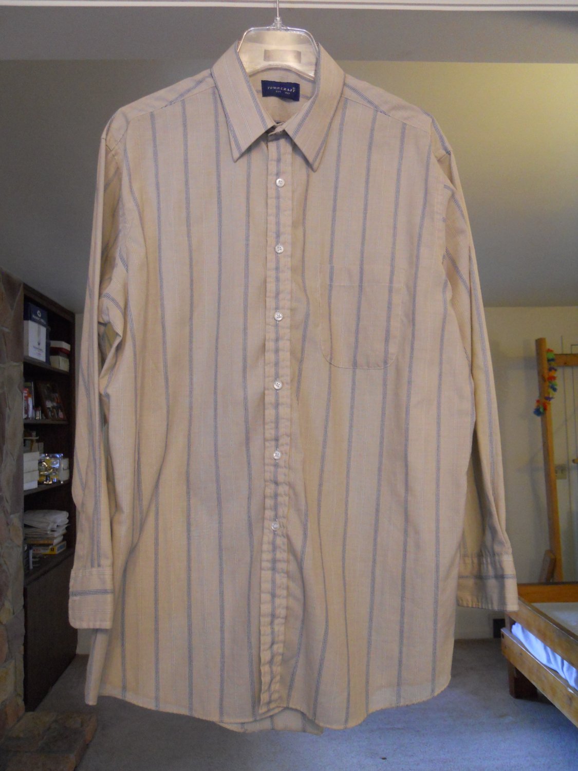 Towncraft men's dress shirt size L 16 1/2 32/33 long sleeve light gray blue white stripes