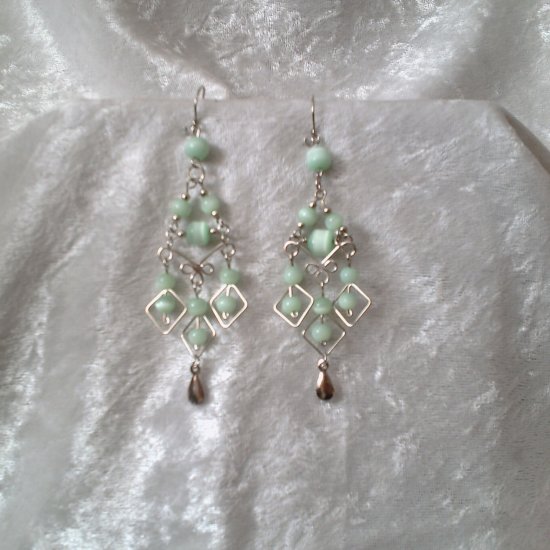 "Pale Emerald Diamonds" HANDMADE Peruvian EARRINGS ~Alpaca Silver Jewelry ~Cat's Eyes Beads