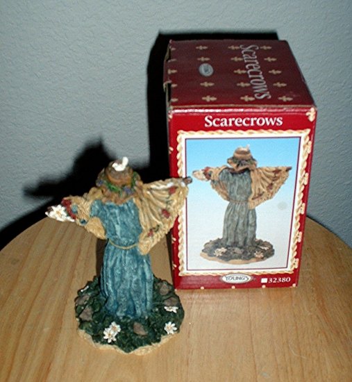 SCARECROWS (female) FIGURINE by YOUNGS *NEW IN BOX*