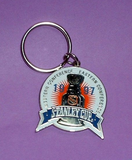 STANLEY CUP 1997 NHL COLLECTOR'S KEYCHAIN *NEW*