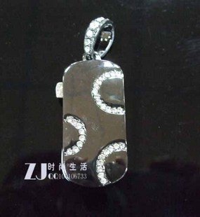 data traveler flash drive necklace 4 GB