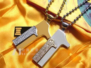 data traveler flash drive necklace 4 GB