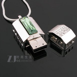 data traveler flash drive necklace 4 GB