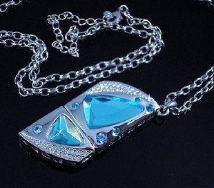 data traveler flash drive necklace 4 GB