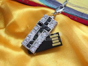 data traveler flash drive necklace 4 GB