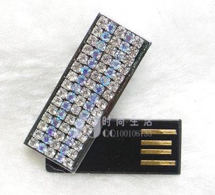 data traveler flash drive necklace 4 GB