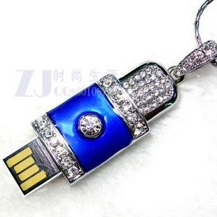 data traveler flash drive necklace 4 GB