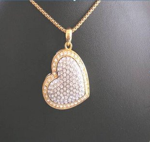data traveler flash drive necklace 8GB