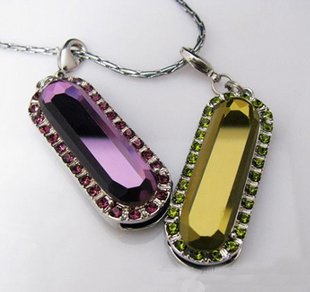 data traveler flash drive necklace 8GB