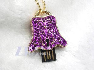 data traveler flash drive necklace 8GB
