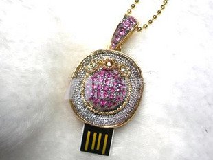 data traveler flash drive necklace 8GB