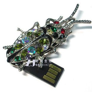 data traveler flash drive necklace 8GB