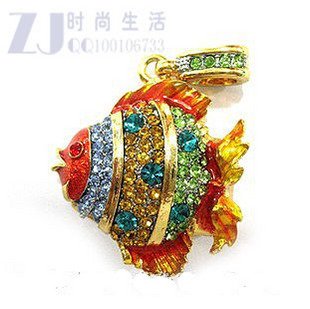 data traveler flash drive necklace 16GB