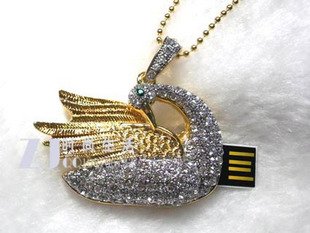 data traveler flash drive necklace 16GB