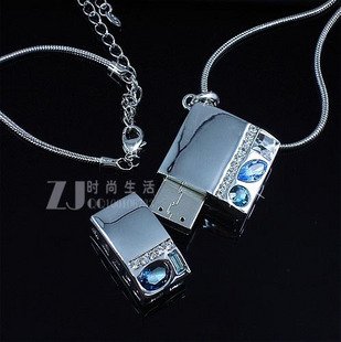 data traveler flash drive necklace 16GB