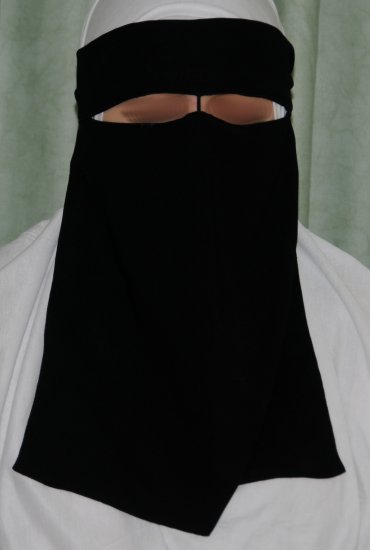 One-piece Saudi niqab with nose-string