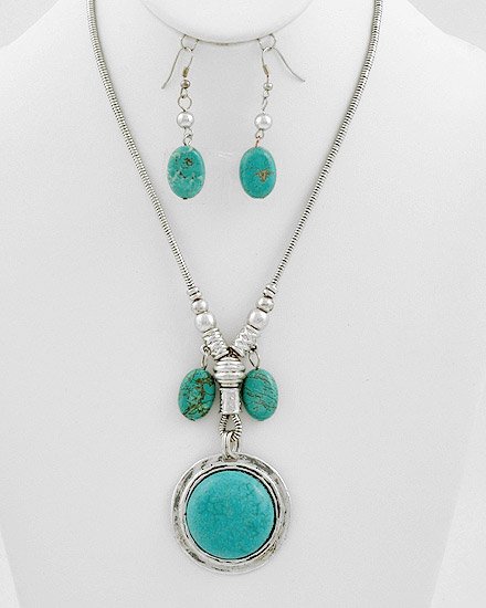 Silvertone / Turquoise Gemstones Pendant Necklace & Fish Hook Earring Set