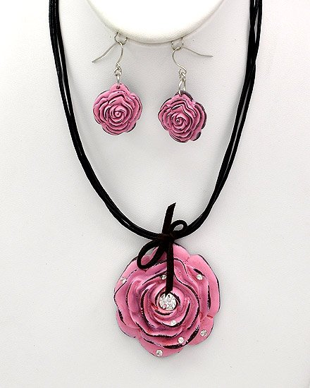 Silvertone Green Glass Pendant Multi Row Necklace & Fish Hook Earring Set