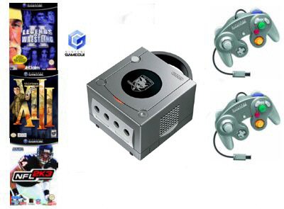 Nintendo GameCube Holiday Pack Bundle - 3 Games 2 Controllers