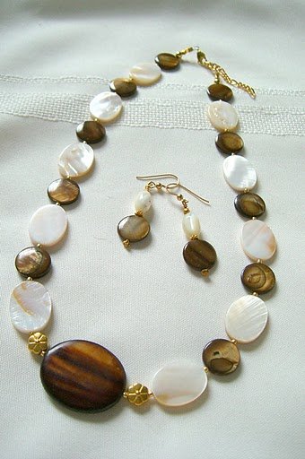 Mother of Pearl and Bronze Disc Bead Necklace Set 3004