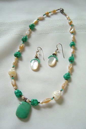 Turquoise Pendant with Mother-Of-Pearl Nuggets and Melon Bead Necklace 3008