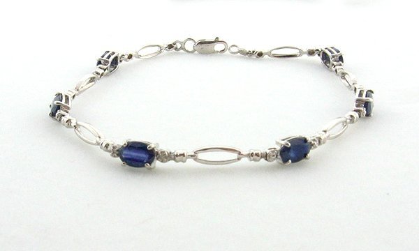3.84CT Sapphire and 0.01CT Diamond Bracelet