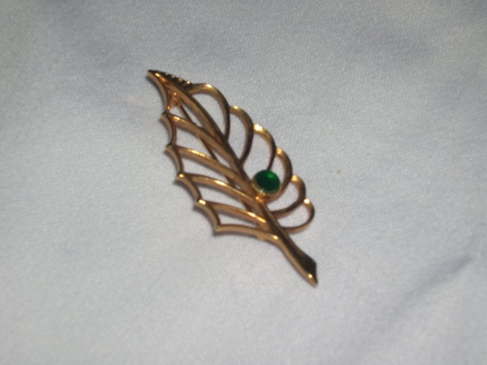 Vintage Goldtone Leaf Pin with Green stone