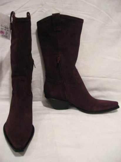 $146 NEW BCBG GIRL Womens Burgundy Boots, size 6.5