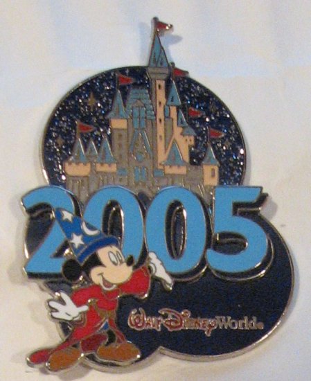 Disney Pins : Sorcerer Mickey with Castle 2005 Pin