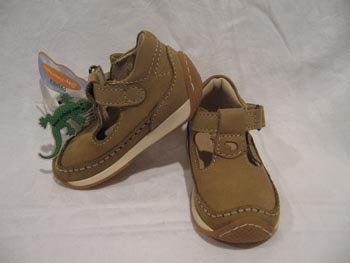 $95 New Primigi Sky Effect toddler Sandal Shoes size 20 4