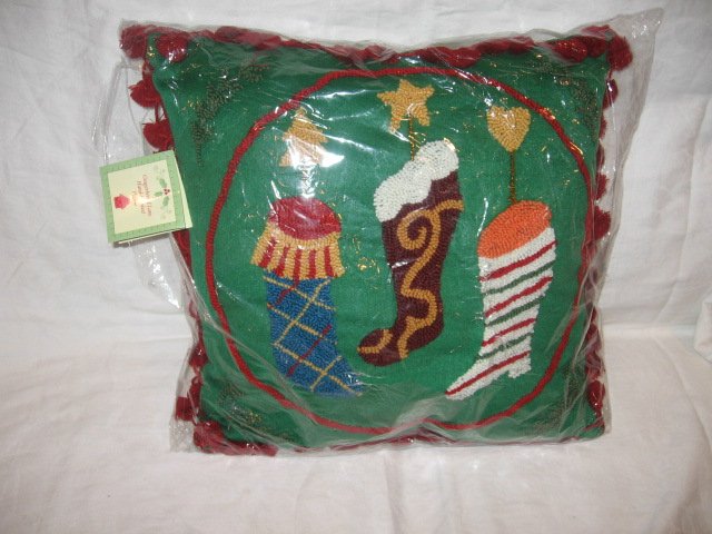 New CHRISTMAS HOLIDAY PILLOW 18" X 18"