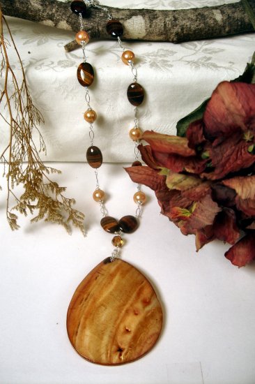 N0031 - NECKLACE WITH BROWN TIGER EYE BEADS (FREE EARRINGS)