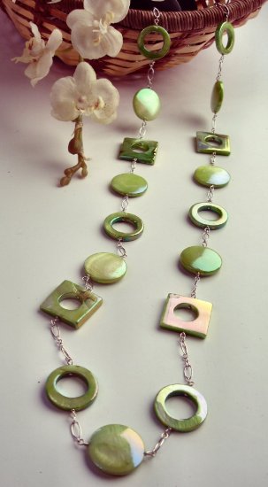 N0563 - NECKLACE WITH GREEN SHELL UADRADO AND CIRCLE (FREE EARRINGS