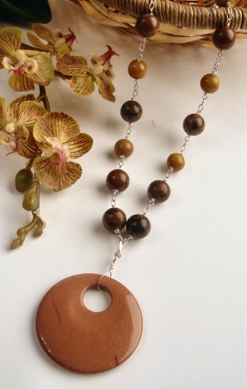 N0560 - NECKLACE WITH AUTHENTIC MAHOGANY OBSIDIAN BEADS - HOWLITE PENDANT(FREE EARRINGS)