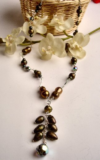 N06804 - NECKLACE WITH GREEN FRESHWATER PEARLS BEADS - SWAROVSKI CRYSTAL AB (FREE EARRINGS)