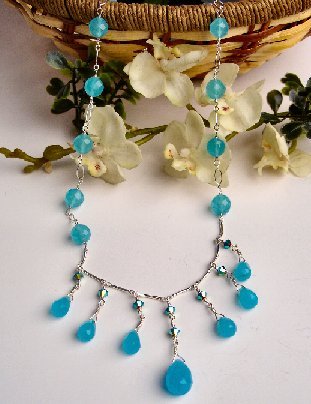 N06704 - NECKLACE WITH AUTHENTIC BLUE QUARTZ - SWAROVSKI CRYSTAL AB (FREE EARRINGS)
