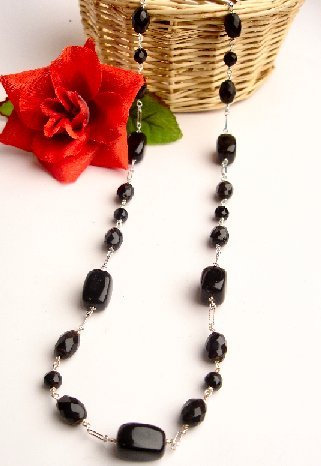 N06794 - NECKLACE WITH BEAUTIFUL BLACK ONYX BEADS (EARRINGS)