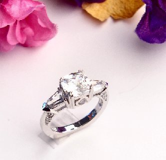 R0002 - RINGS WITH BEAUTIFUL CLEAR CZ (FREE SHIPPINGS)