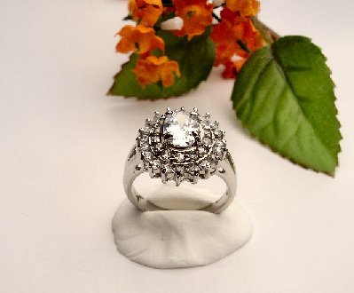 R0044- RING WITH CLEAR CUBIC ZIRCONIA (FREE SHIPPING)