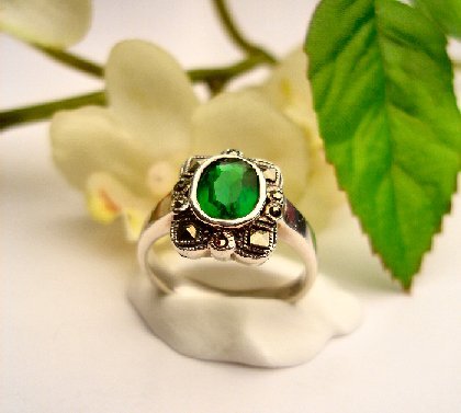 R0037 - RINGS WITH GREEN ESMERALDA CUBIC ZIRCONIA (FREE SHIPPING)