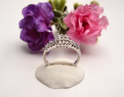 R0057 - RING WITH CLEAR CUBIC ZIRCONIA (FREE SHIPPING)